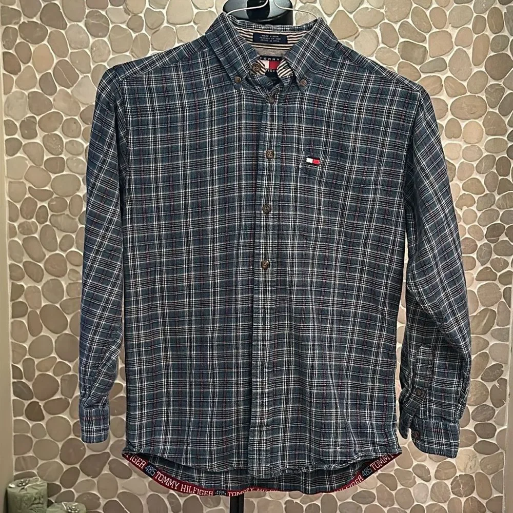 Tommy Hilfiger boys plaid flannel – size medium